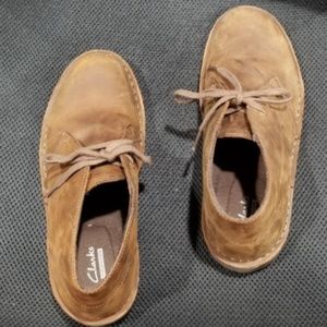 Clarks "Acre Bridge" Tan Distressed Leather Shoe